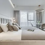 Апартаменты Margi Ariela Lux 17th Floor Pool Sauna