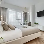 Margi Ariela Lux 17th Floor Pool Sauna Апартаменты
