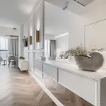 Апартаменты Margi Ariela Lux 17th Floor Pool Sauna