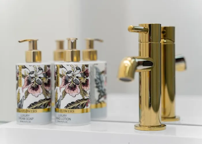 Margi Ariela Lux 17th Floor Pool Sauna アパート